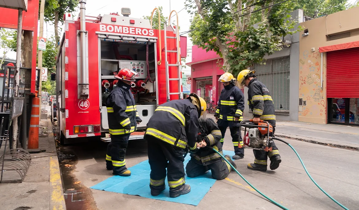 Esteban Echeverría destinó más de 3,4 millones a los bomberos en septiembre