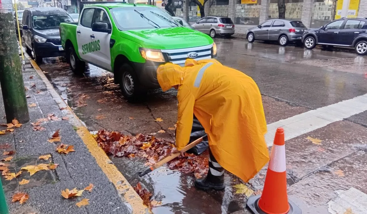 Esteban Echeverría intensifica limpieza tras las lluvias