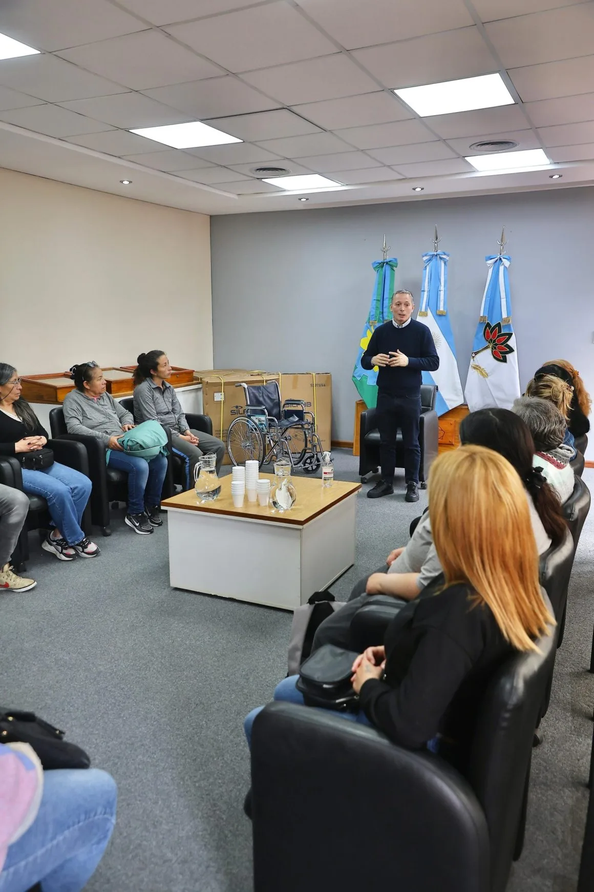 Esteban Echeverría recibió 25 sillas de ruedas para mejorar la movilidad