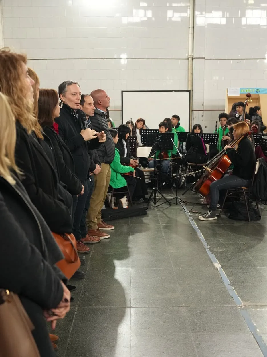 Estudiantes de Esteban Echeverría presentaron 151 proyectos en la feria
