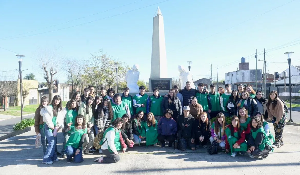 Estudiantes recorrieron sitios de memoria en Echeverría