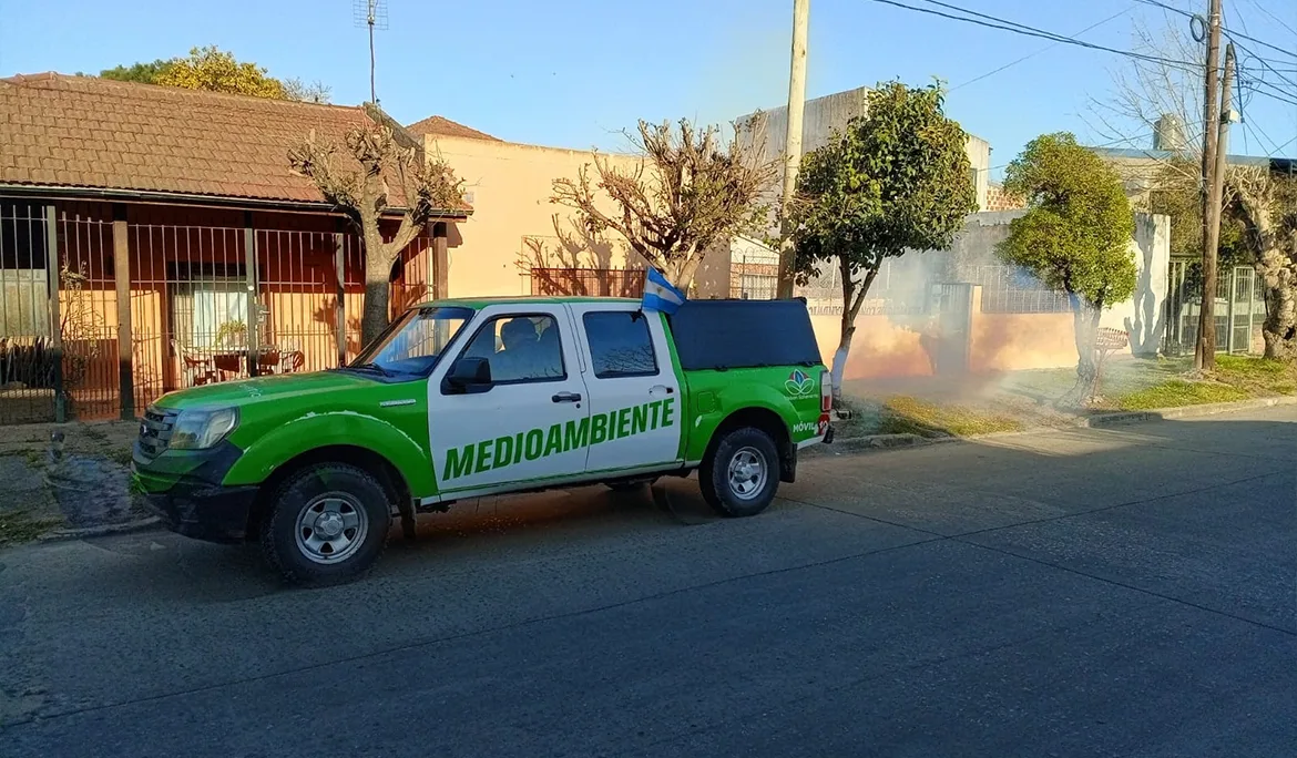 Fumigación en Esteban Echeverría para prevenir dengue