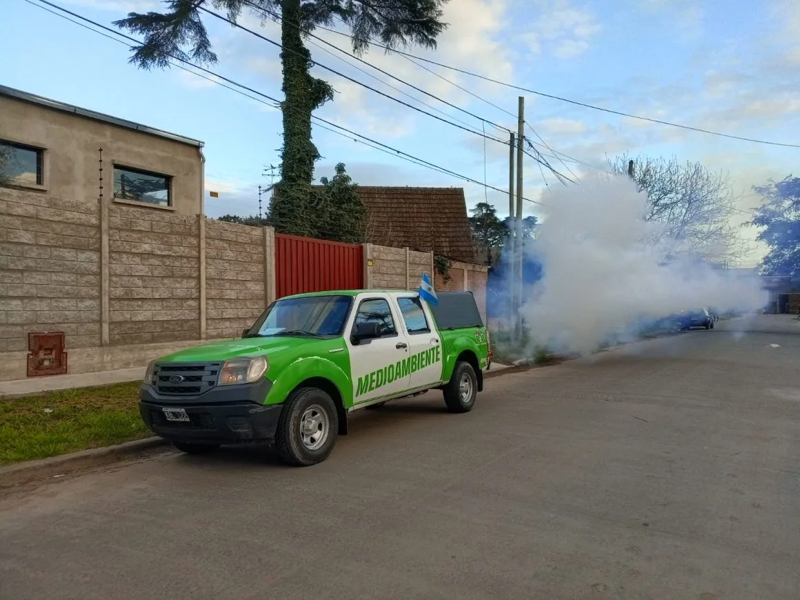 Fumigación en Esteban Echeverría para prevenir dengue