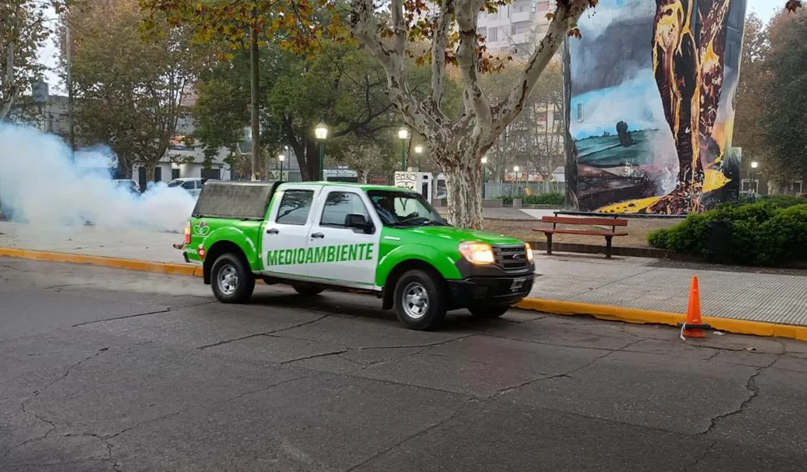 Fumigación gratuita contra el dengue avanza en Esteban Echeverría