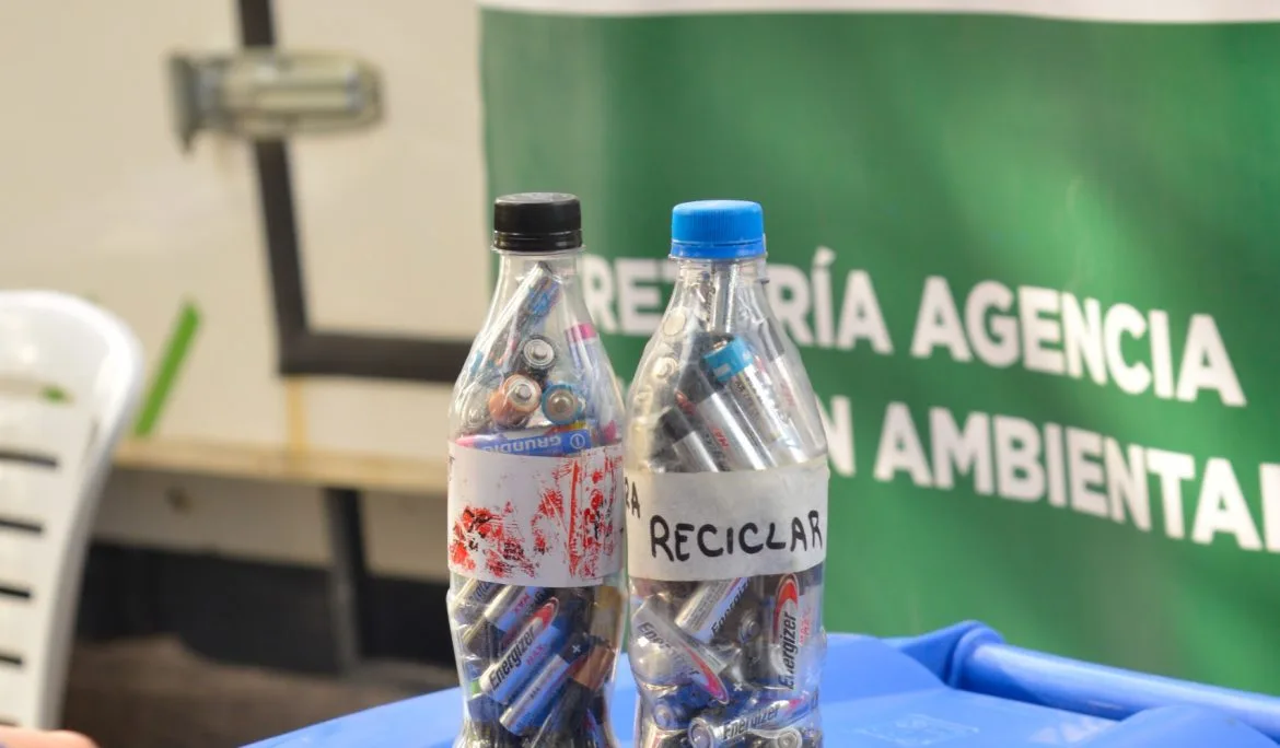Jornada ambiental en Campo Amat: reciclaje y concientización mensual