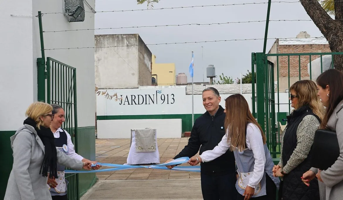 Mejoras en el Jardín de Infantes N° 913 de 9 de Abril por su aniversario