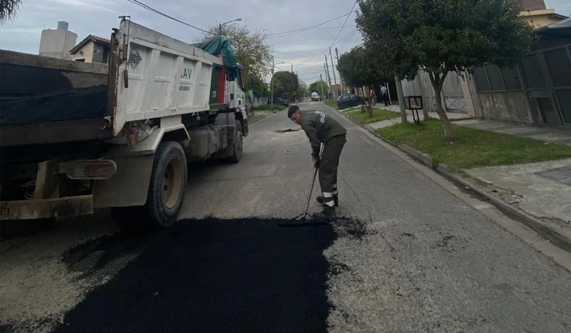 Mejoras en el pavimento de Monte Grande para una mejor circulación