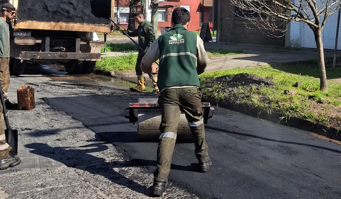 Mejoras en la seguridad vial en Monte Grande con nuevo bacheo