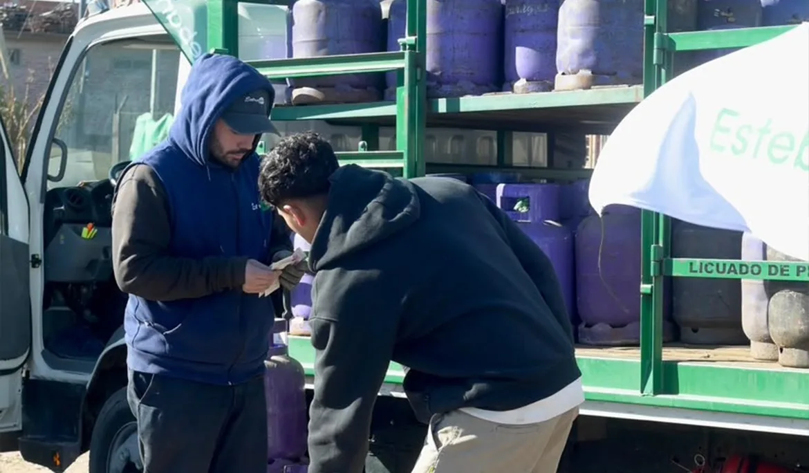 Monte Grande Sur ofreció recarga de garrafas a precio accesible