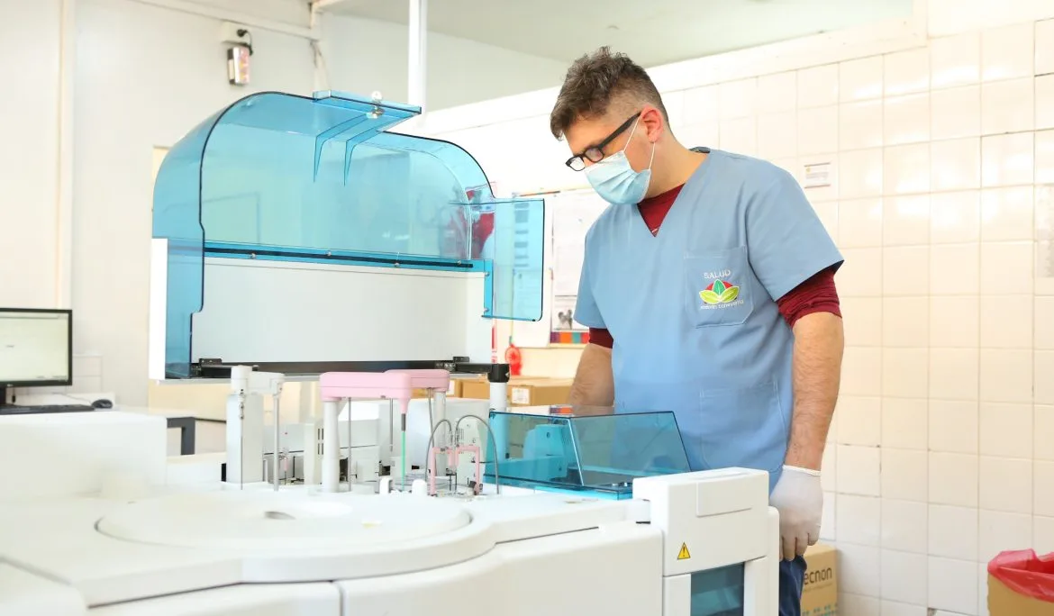 Nuevo equipamiento moderniza el laboratorio del Hospital Santamarina