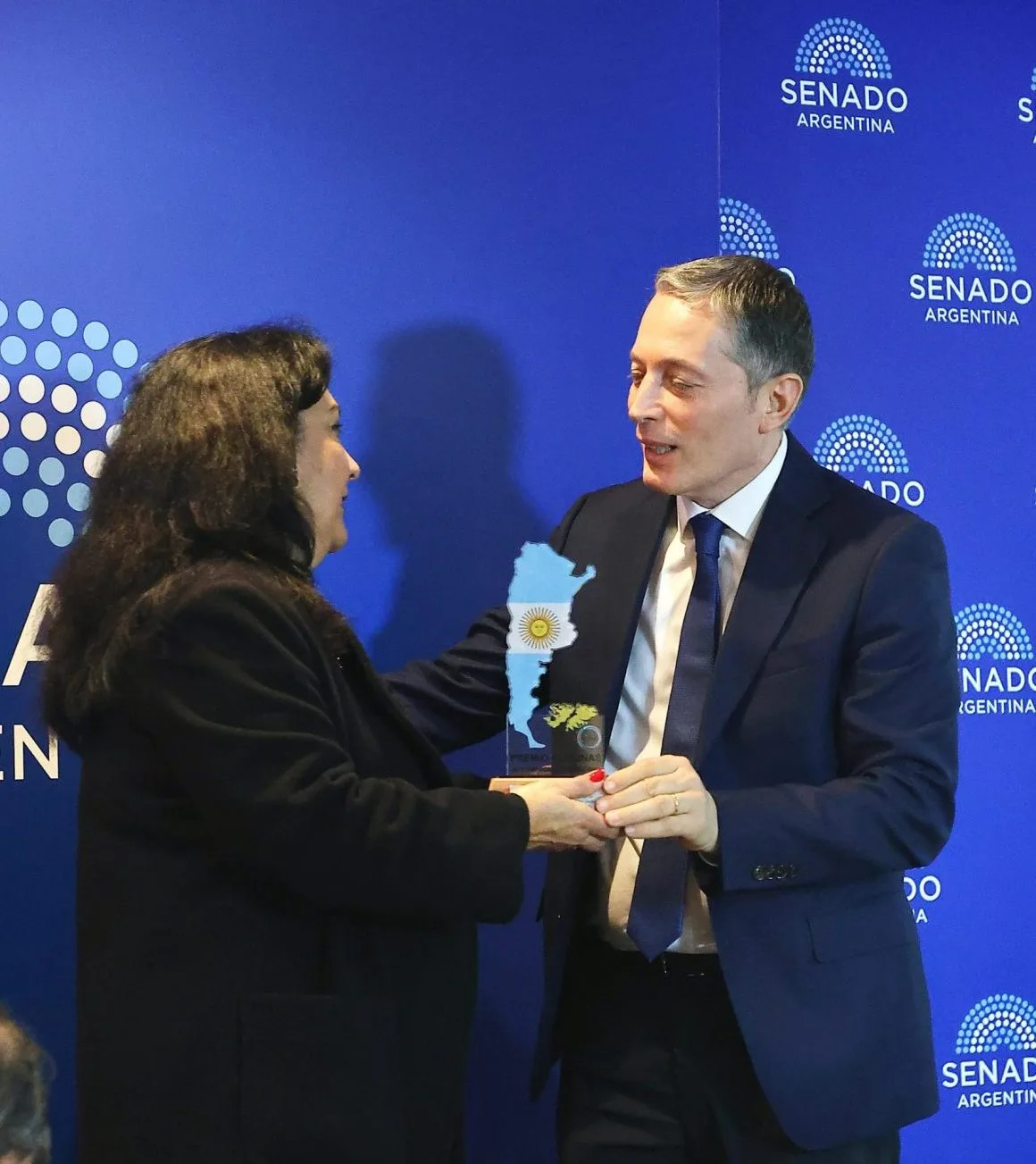 Premio Comunas a Fernando Gray por su labor en derechos ciudadanos