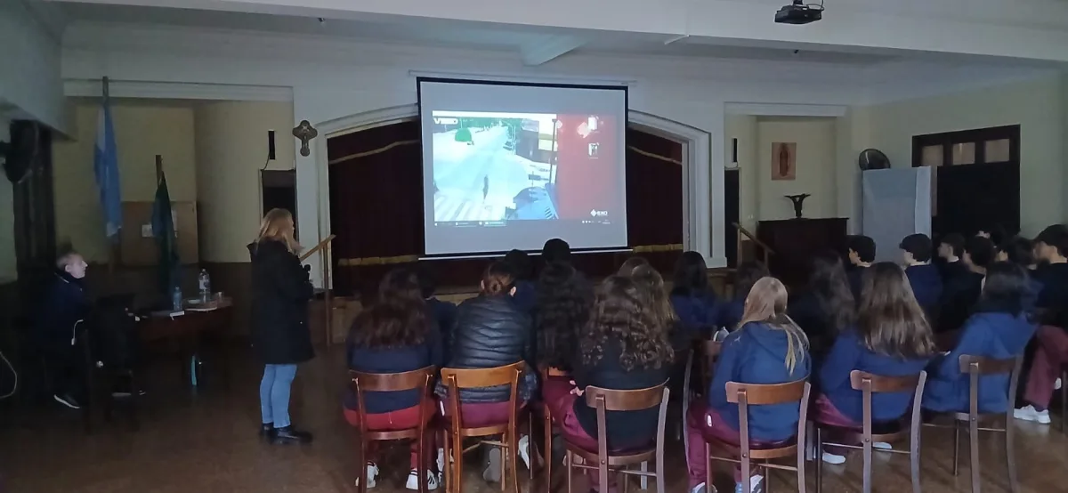 Charlas sobre educación vial llegaron a estudiantes de secundaria