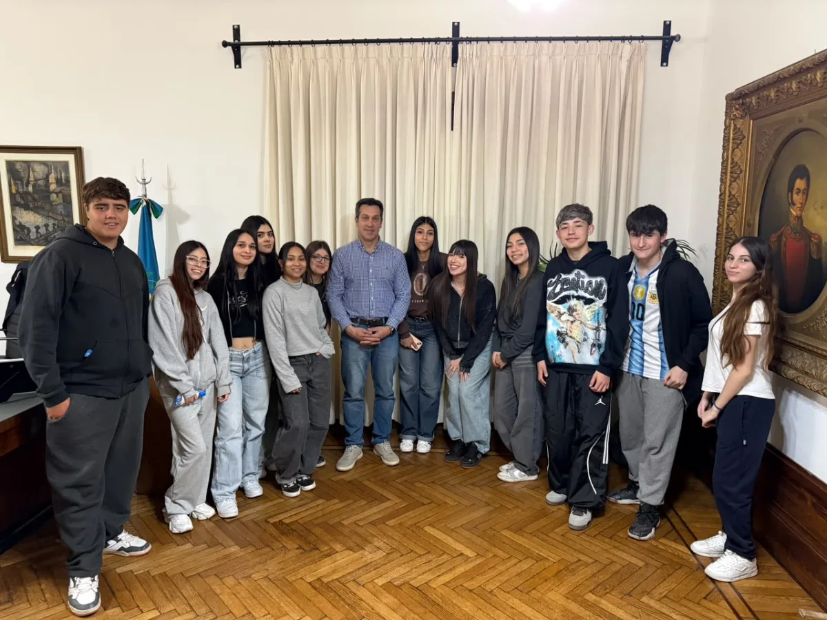 Estudiantes de la Secundaria N° 8 conocieron el Municipio de cerca