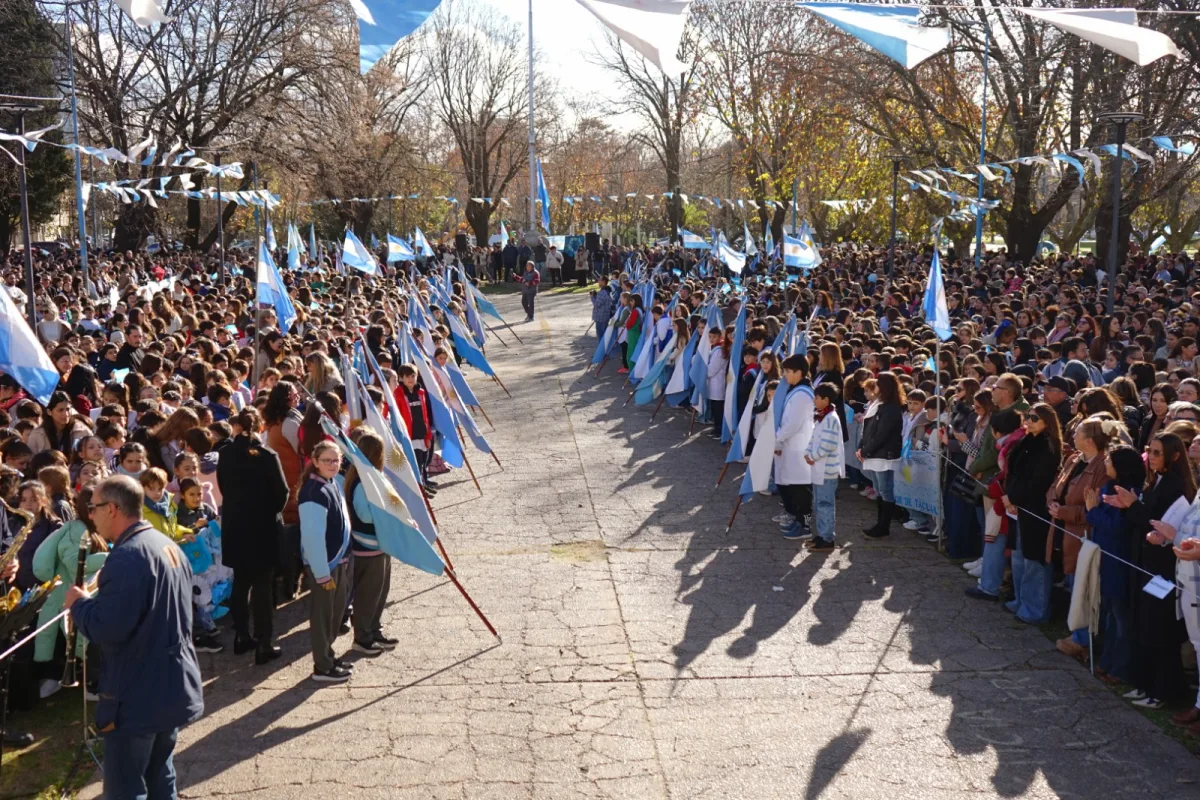 Más de 1.500 alumnos realizaron la Promesa de Lealtad a la Bandera