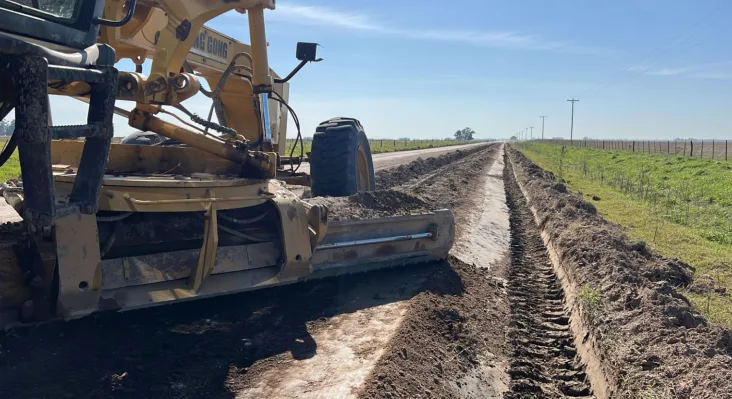 Mejoras en caminos rurales tras intensas lluvias en el distrito