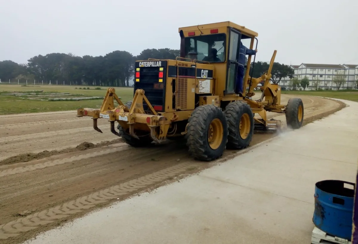 Mejoras en la pista de atletismo del Polideportivo Municipal