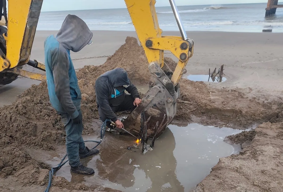 Retiraron hierros peligrosos del muelle durante bajante