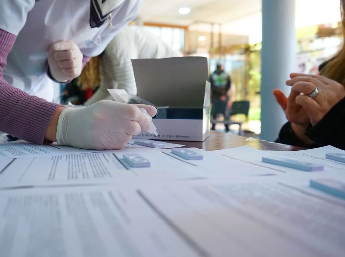 Se realizan testeos gratuitos e itinerantes de VIH y sífilis durante el Mes de la Salud Sexual