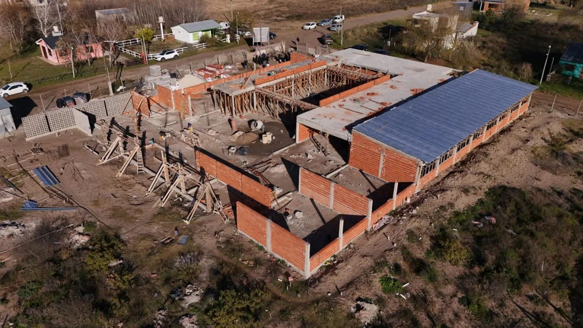 Avanza la construcción de la Escuela Primaria N° 17 en Costa Chica