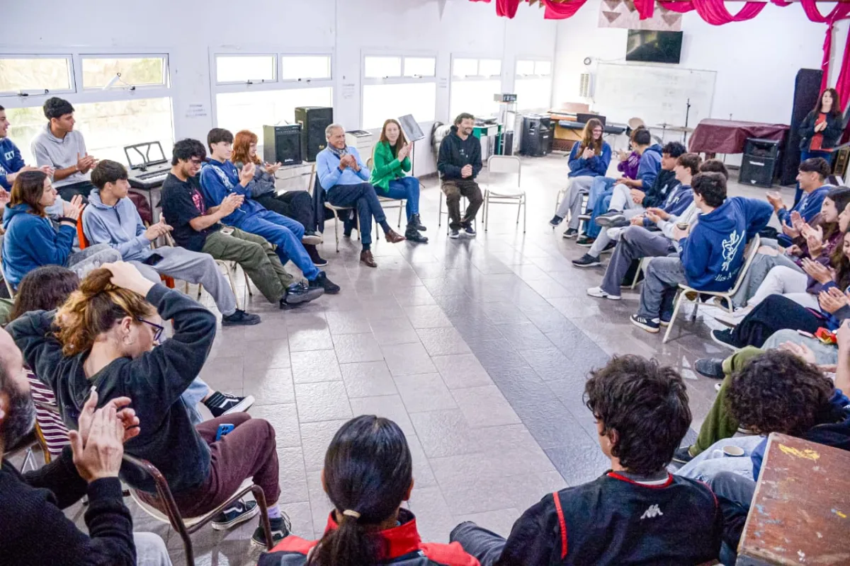 El intendente visitó la Escuela de Bellas Artes en San Clemente