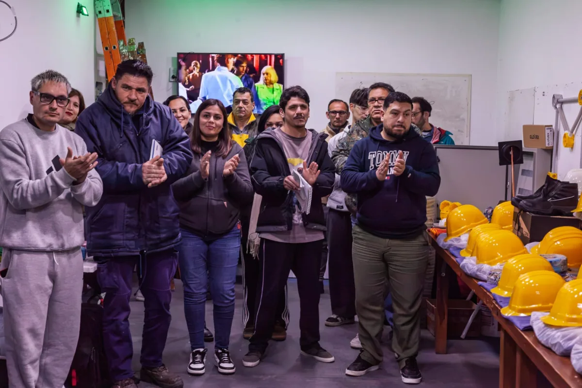 Estudiantes de electricidad inician prácticas en La Costa