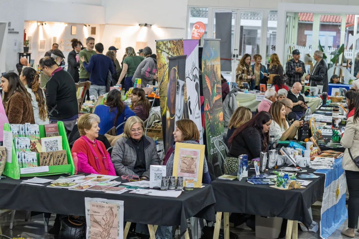 Exitosa primera Feria del Libro de La Costa en Mar de Ajó