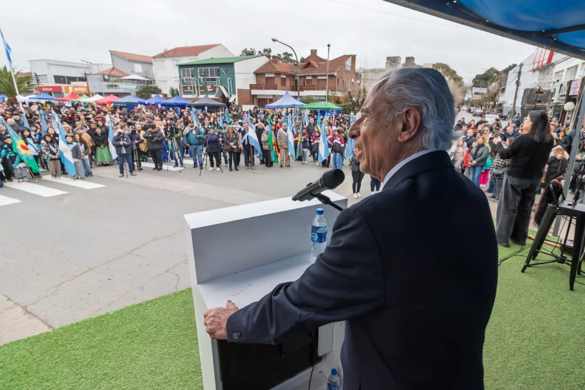 Mar de Ajó conmemoró a San Martín con un acto y desfile comunitario