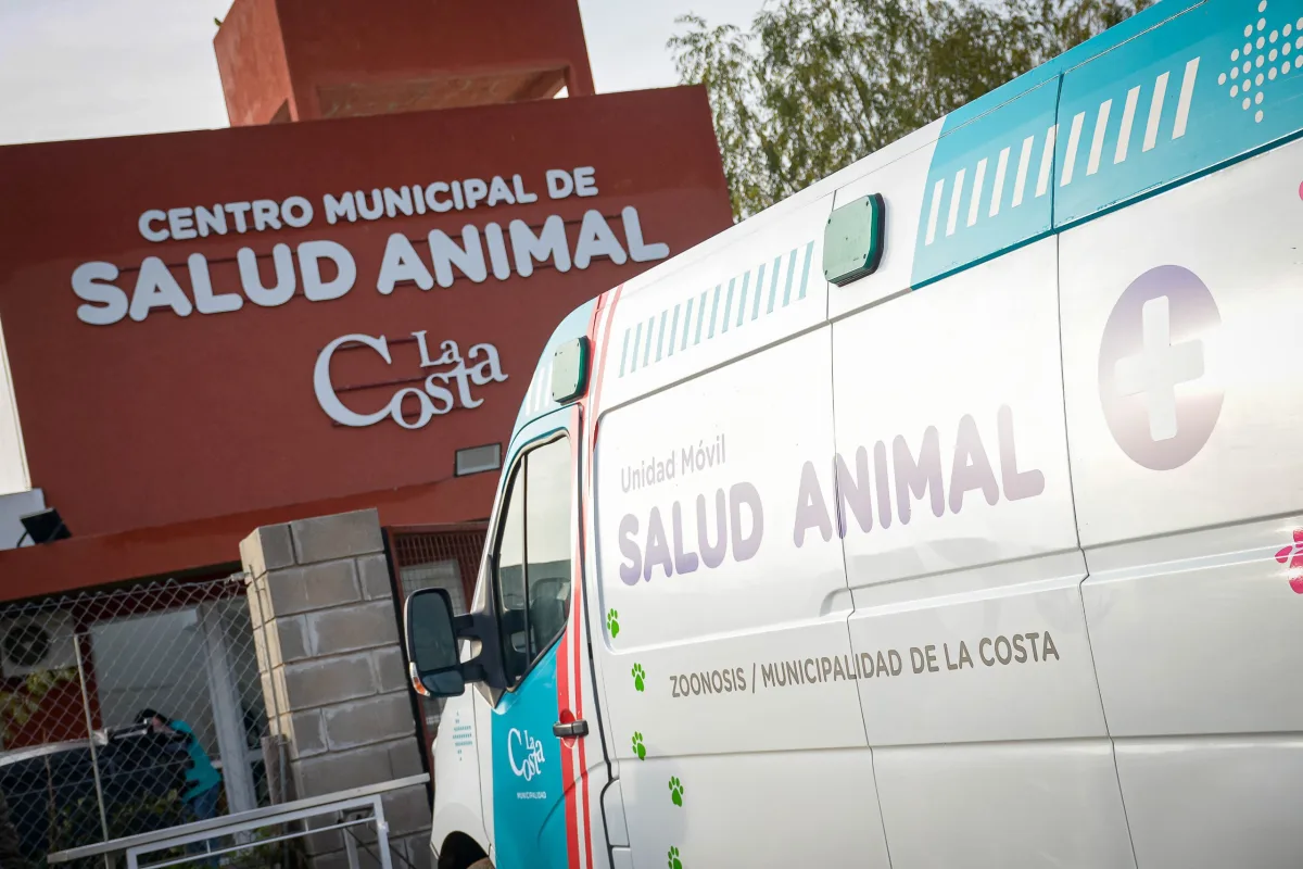 Nueva unidad móvil ofrece atención veterinaria en los barrios