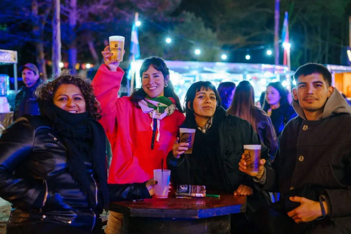 Oktubre Fest en Lucila del Mar reunió a emprendedores y artistas