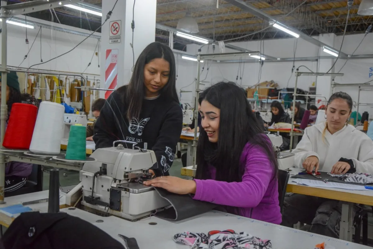 Prácticas para estudiantes de textil en el Polo Municipal
