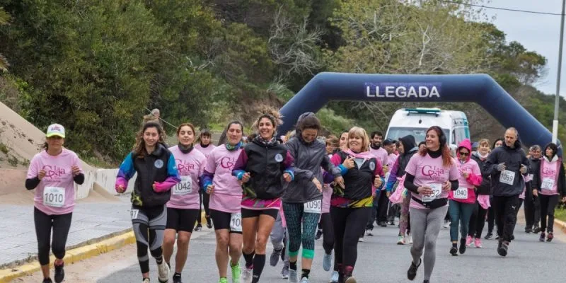Última correcaminata de Octubre Rosa en Mar de Ajó
