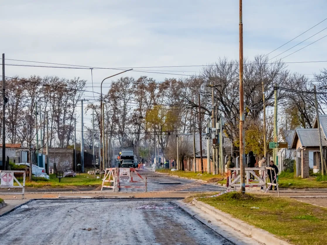 Avanza el asfalto en los barrios Progreso, San Jorge y Municipal