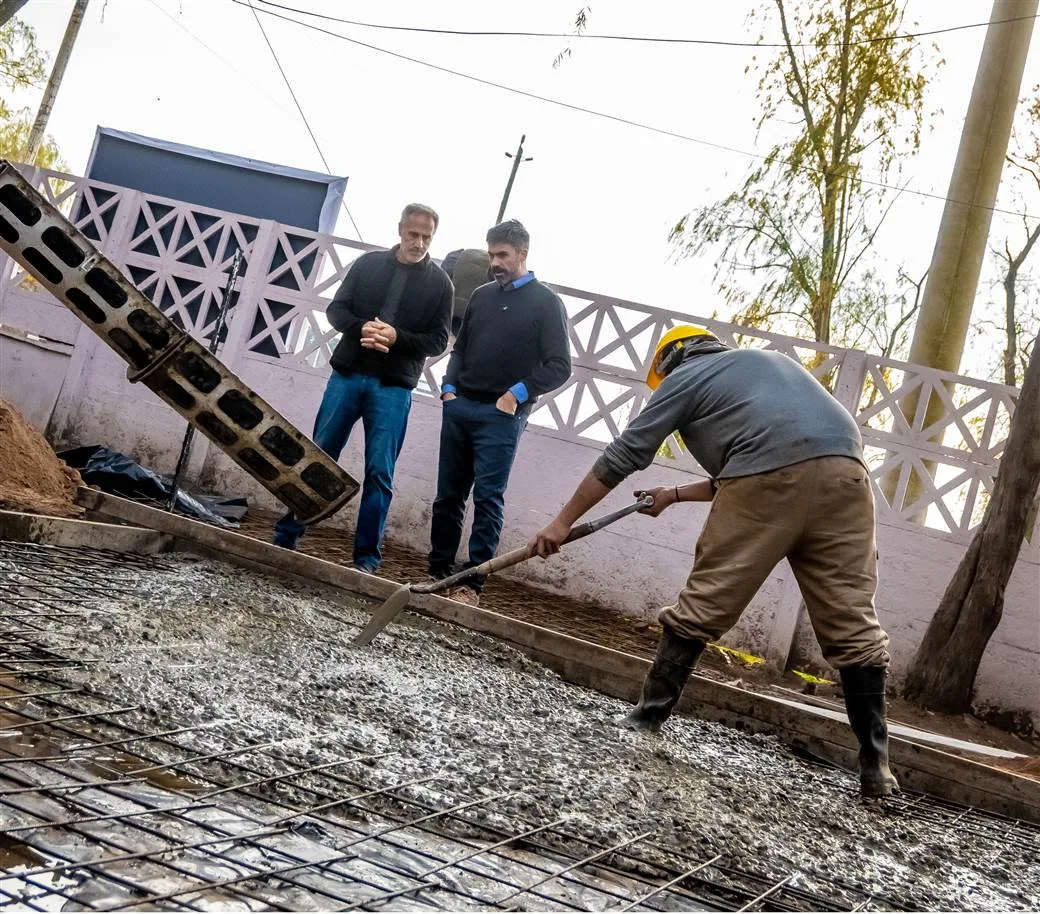 Avanza la construcción de un playón deportivo en Junín
