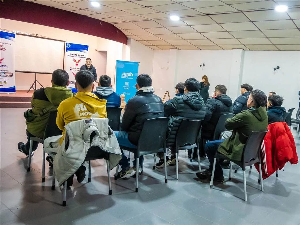 Choferes de colectivos reciben capacitación en RCP y primeros auxilios