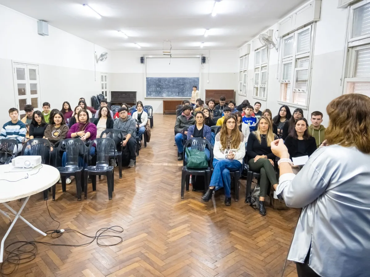 Cine debate sobre violencia de género en el Instituto de Junín