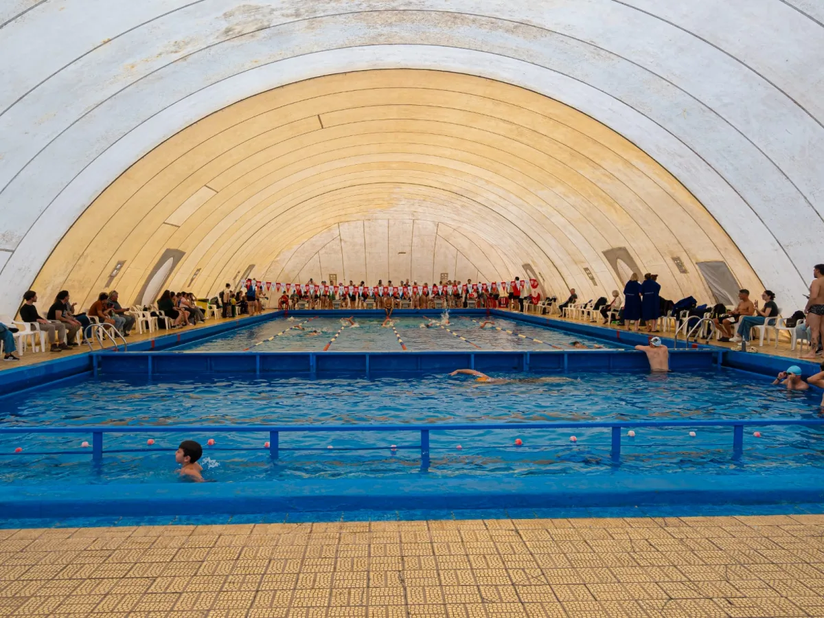 Récord de participación en el torneo de natación de Junín
