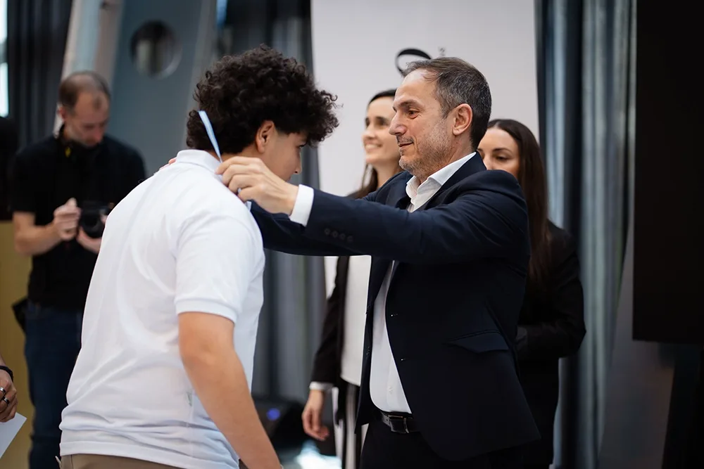 356 estudiantes recibieron las Becas Roberto Rocca en Campana