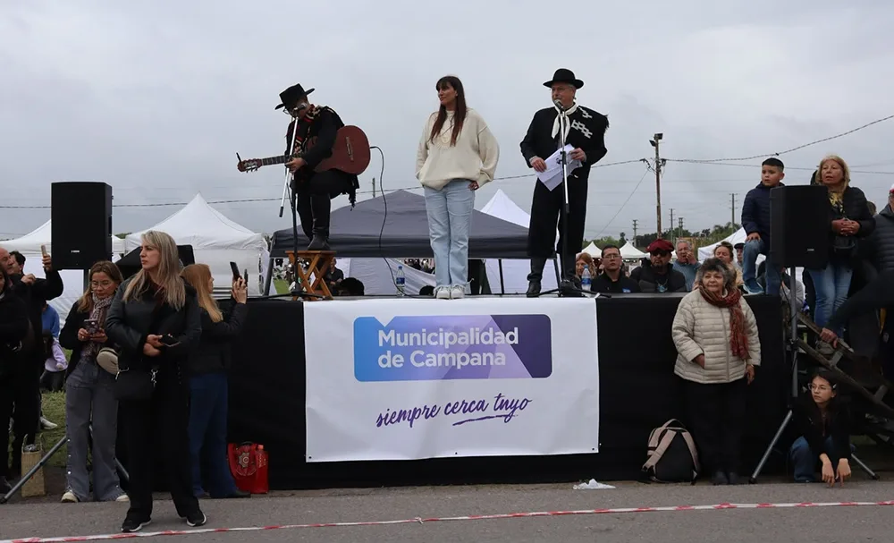 Desfile gaucho destacó la cultura en la Fiesta del Asado de Tira