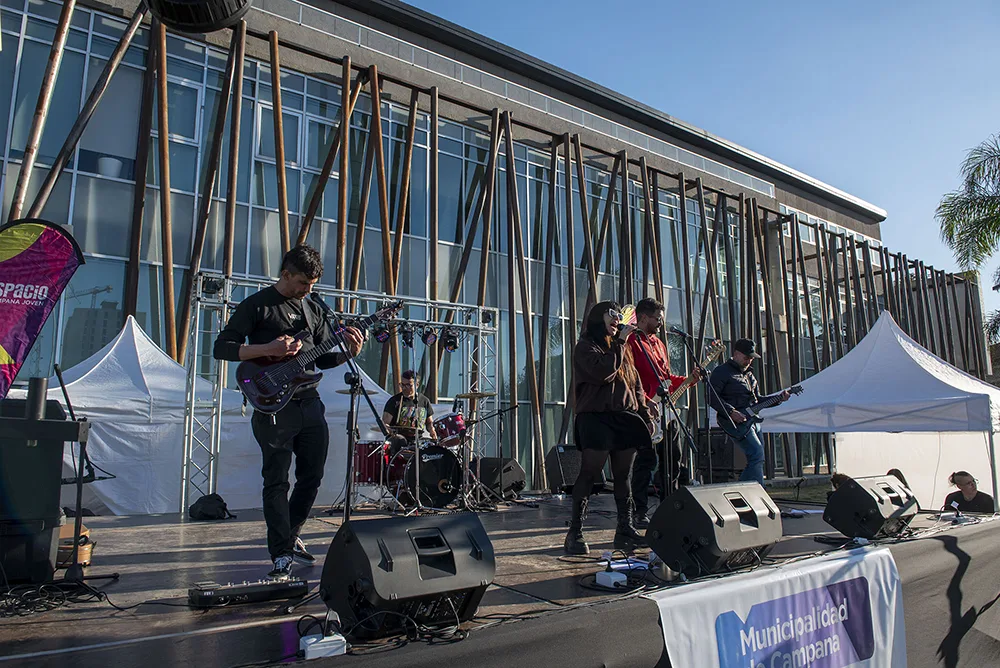 Rock en el Parque reunió a jóvenes con música y actividades