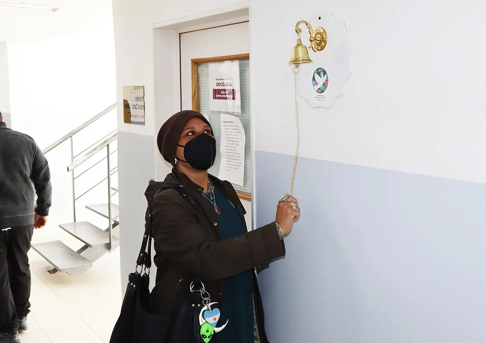 Una paciente celebró el fin de su tratamiento en el hospital San José