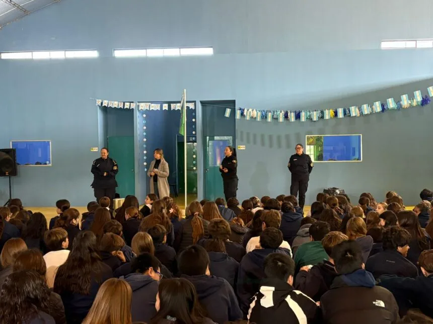 Charlas sobre violencia en el noviazgo en escuelas de Pergamino