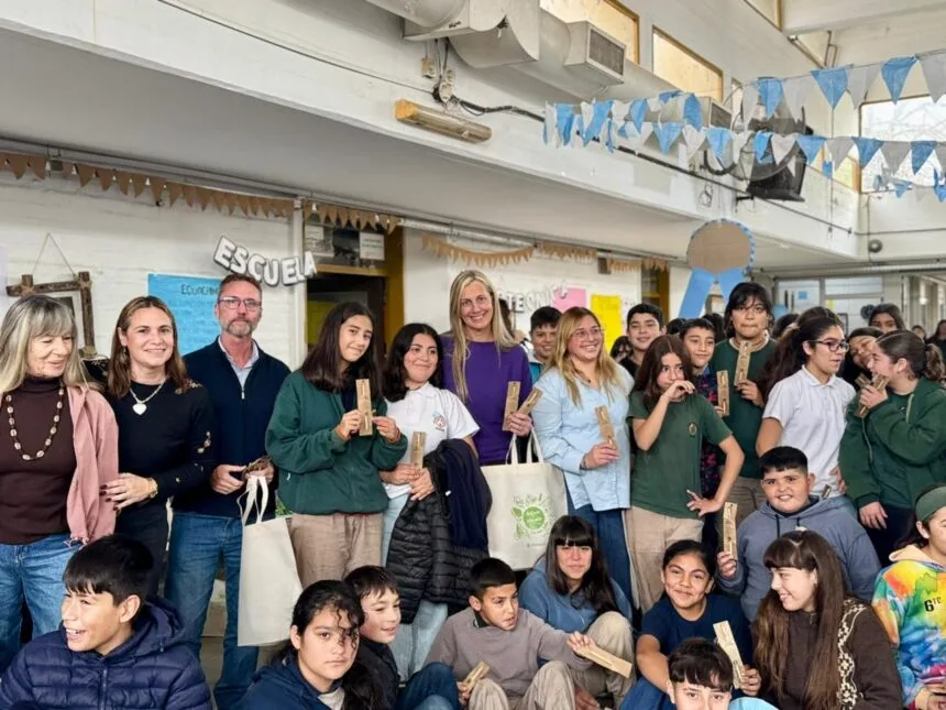 Estudiantes de Pergamino juraron cuidar el ambiente en acto escolar