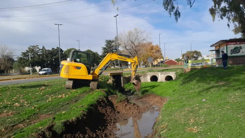 Limpieza de desagües en Vicente López y 9 de Julio para evitar inundaciones
