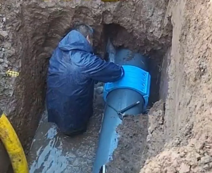 Reparación de cañería en Barrio Santa Julia mejora el servicio de agua