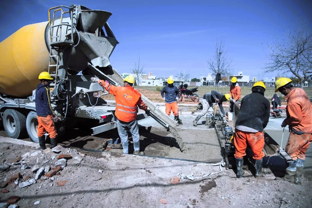 Mantenimiento de calles en Río Cuarto para el mal tiempo