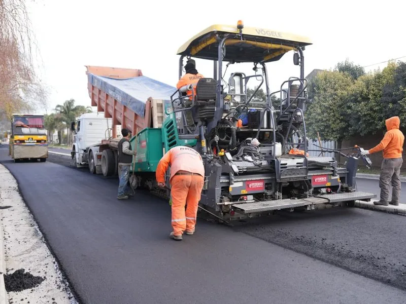 Avanza la pavimentación en Avenida Mercedarios en Villa María