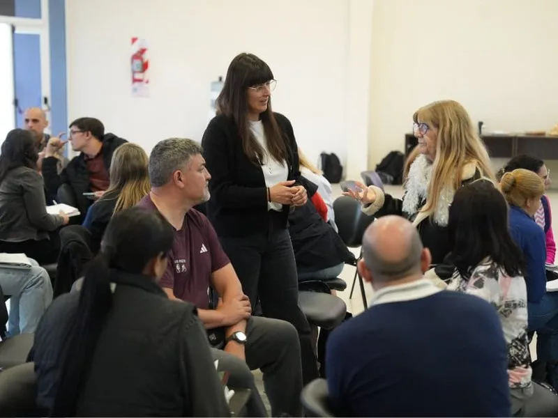Capacitación docente sobre asociativismo en Villa María
