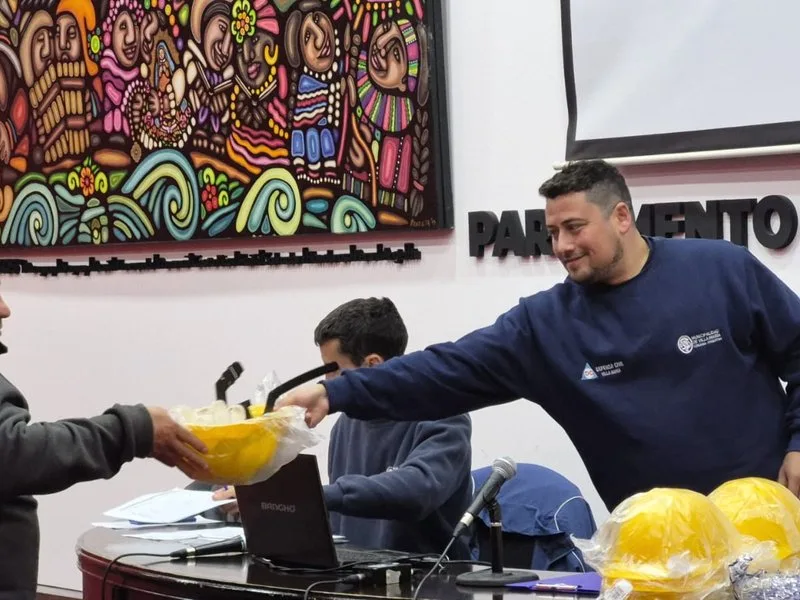 Capacitación y entrega de elementos de seguridad en Villa María