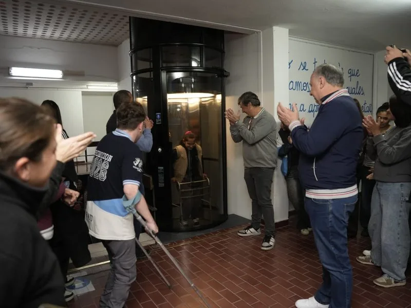 Inauguran ascensor en el IPEM N.º 147 para mejorar la inclusión educativa