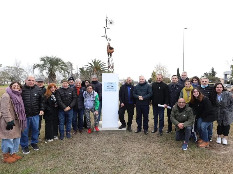 Inauguraron escultura en homenaje a los héroes de Malvinas